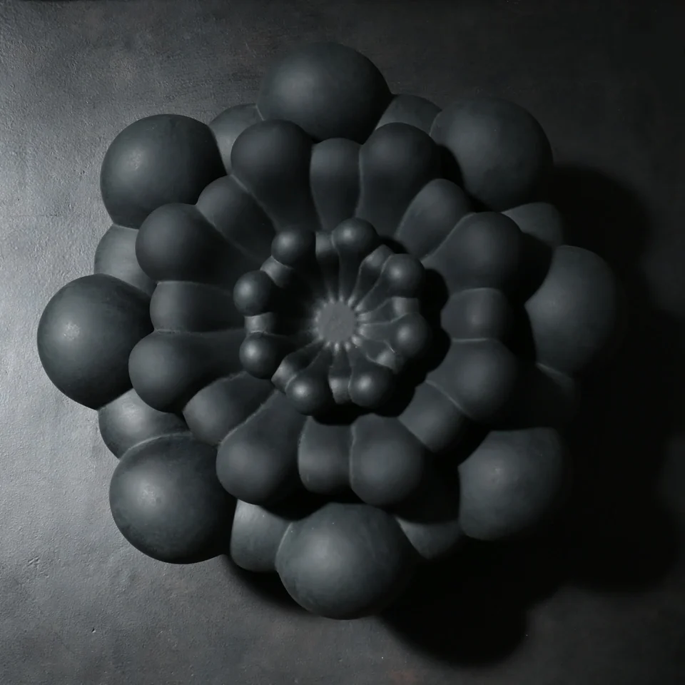 綻放陶盤,中 - 黑色