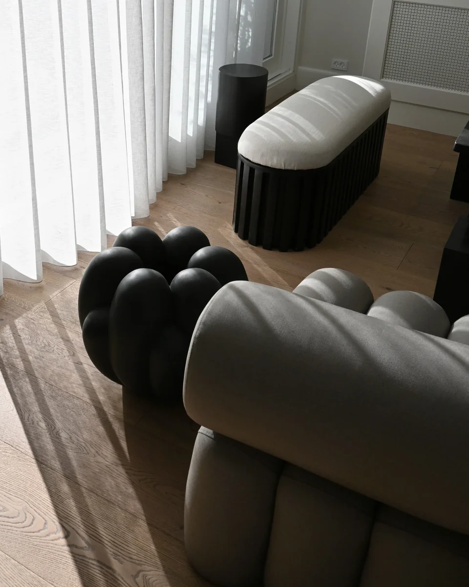 綻放花瓶,大 - 黑色