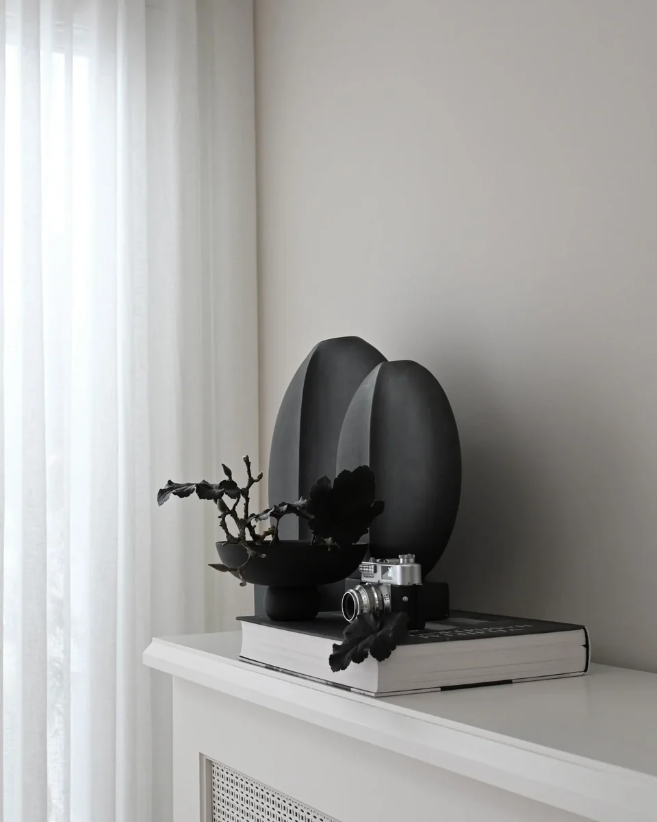 古根海姆花瓶,小 - 黑色