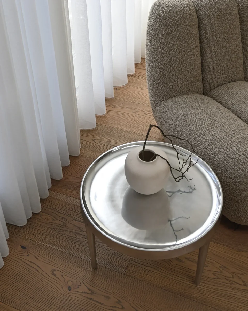 幻影桌,低 - 鉻銀