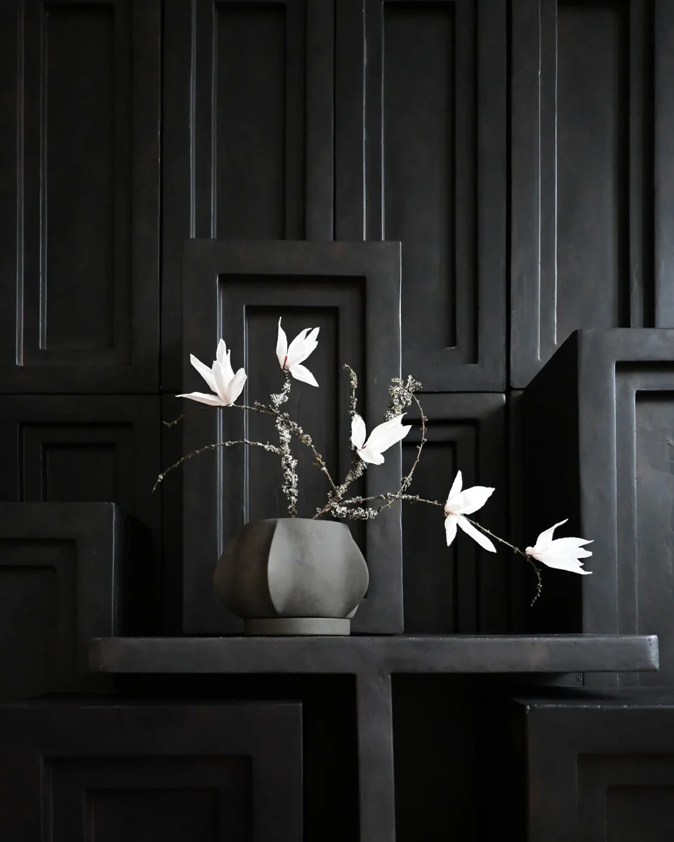 Arket 雕塑花盆,迷你 - 深灰色