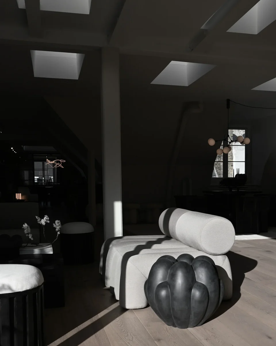 綻放花瓶,大 - 黑色