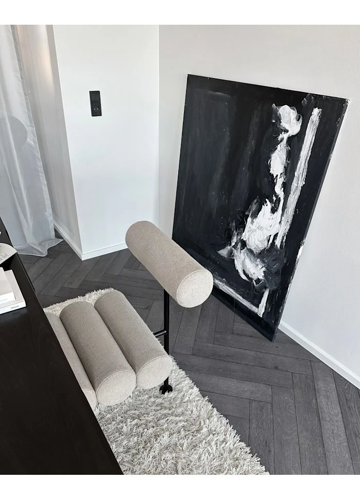 Hiro 餐椅 - 黑色框架 - 沙色