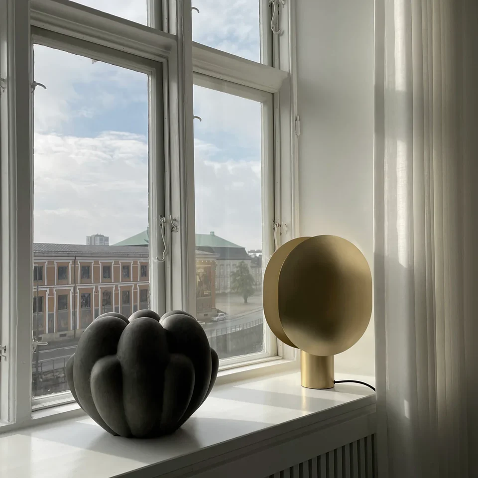 綻放花瓶,小 - 深灰色