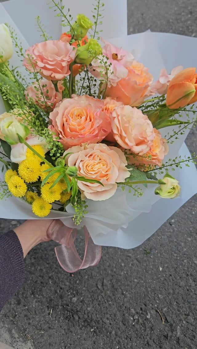 一束溫韻暖洋花束｜台中花店｜台中花藝設計