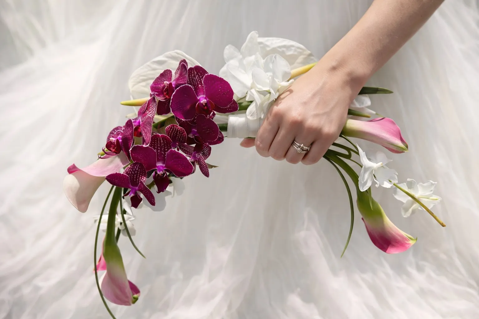 永恆的愛-鮮花線條捧花