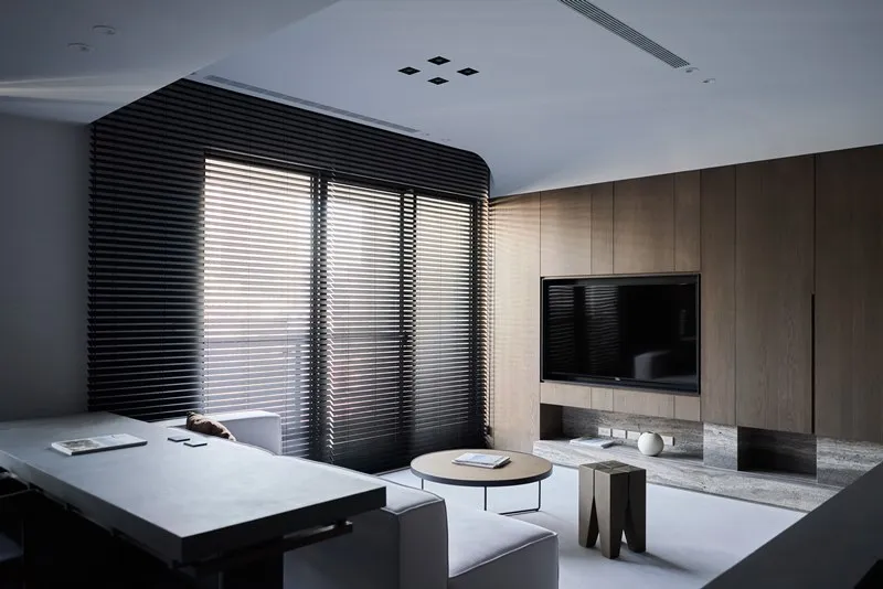 ZEN AND WHITE