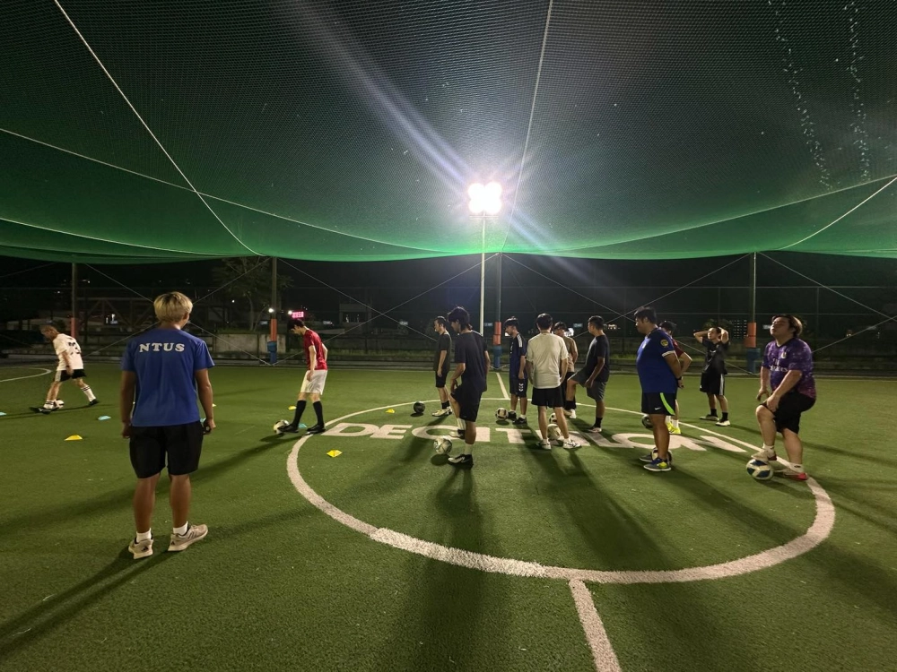 台中足球場｜成人班｜下班運動
