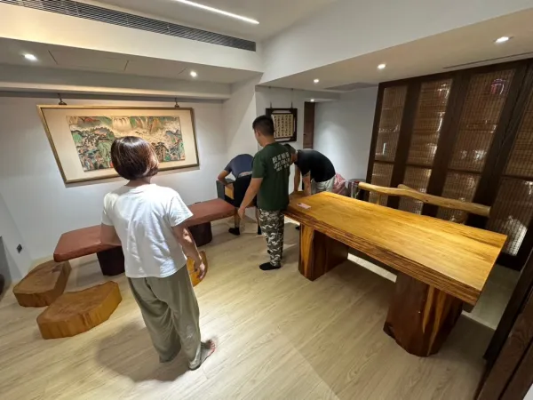 玫瑰城樓梯5樓（特殊實木搬遷）