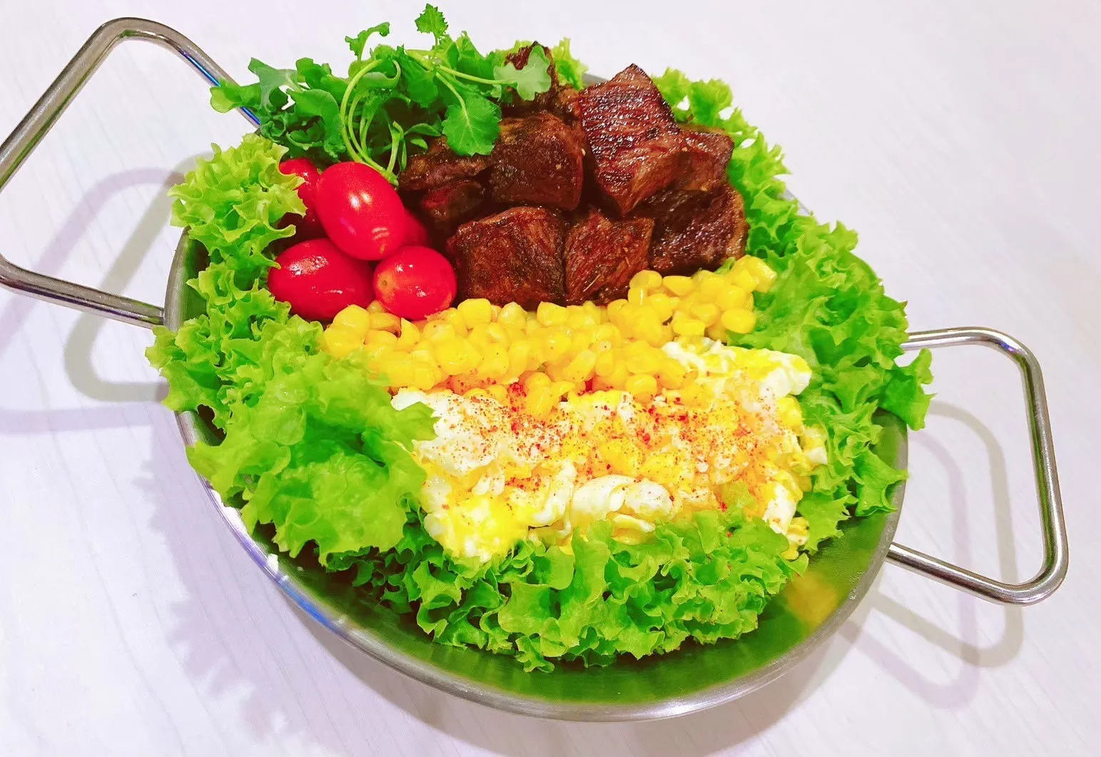 誰說健康不能大口吃肉？羽衣甘藍就是骰子牛的最佳拍檔。