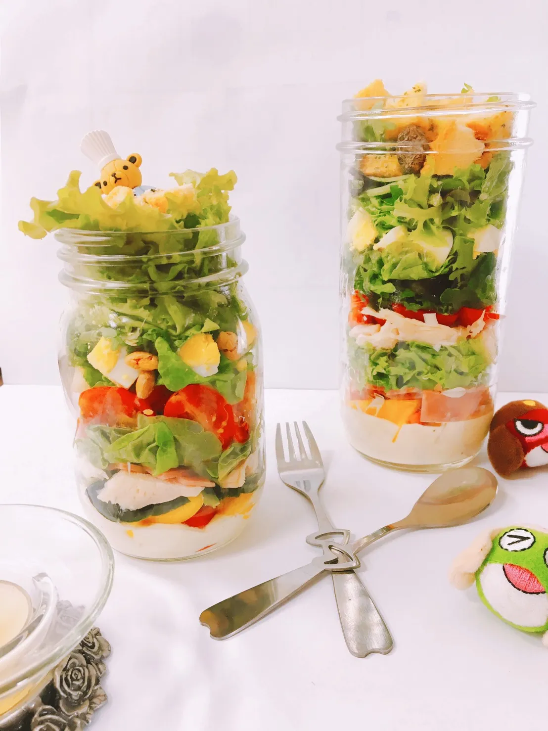 小熊廚師也認證的美味，羽衣甘藍、嫩蛋與蔬果的華麗交響曲