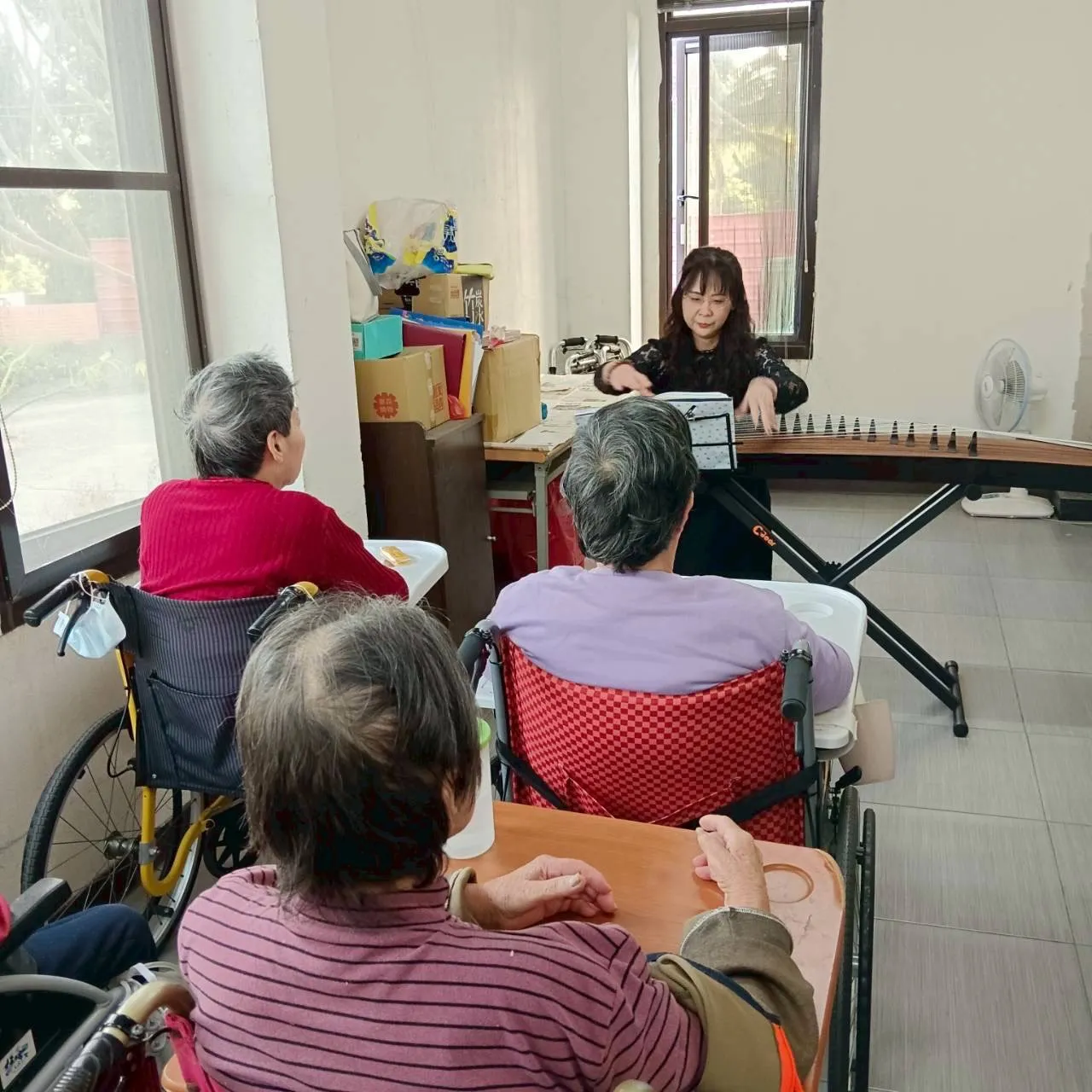 聖誕古箏義演｜台南老人照護｜仁德區老人照護