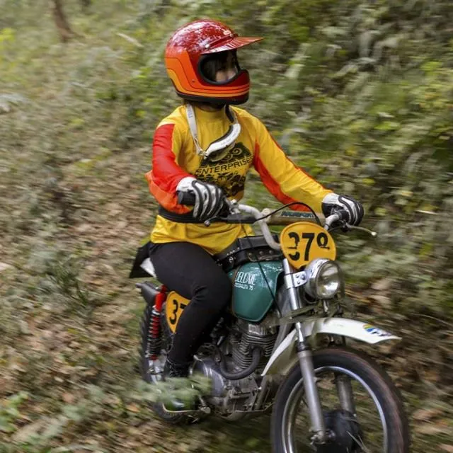 TT 全罩 70’s線條 紅