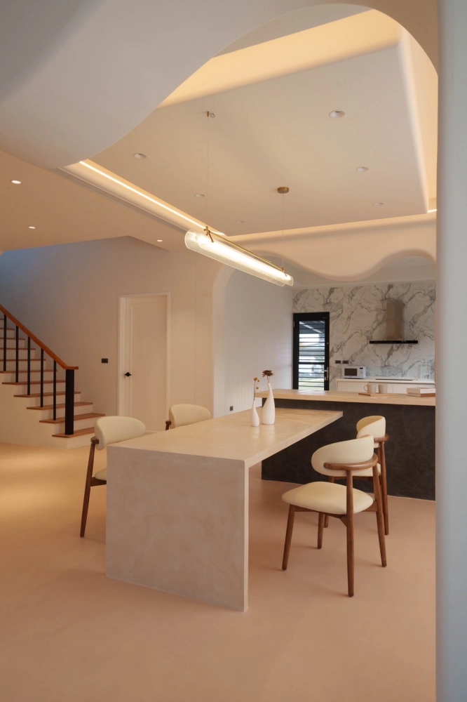 藝術塗料築成的民宿