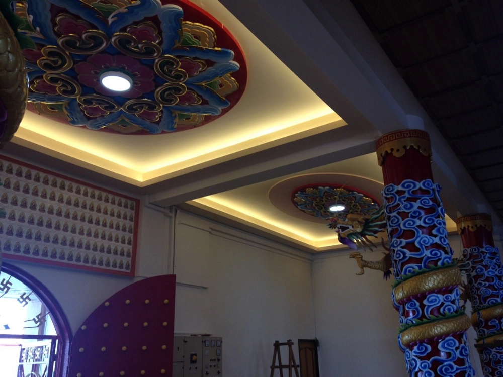 東馬山打根普濟寺藻井整修