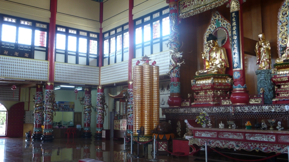 東馬山打根普濟寺藻井整修