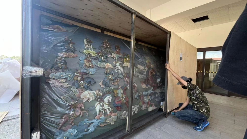 格薩爾王銅雕壁畫