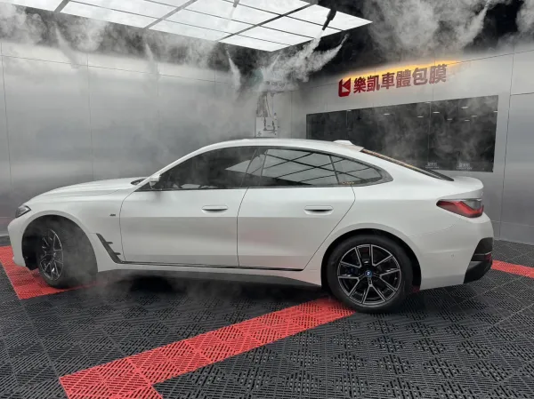 BMW i4 KC 85M消光犀牛皮