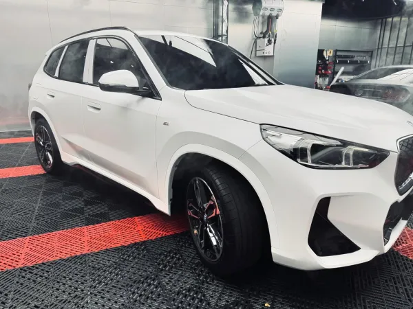 BMW IX1 重金屬白改色犀牛皮