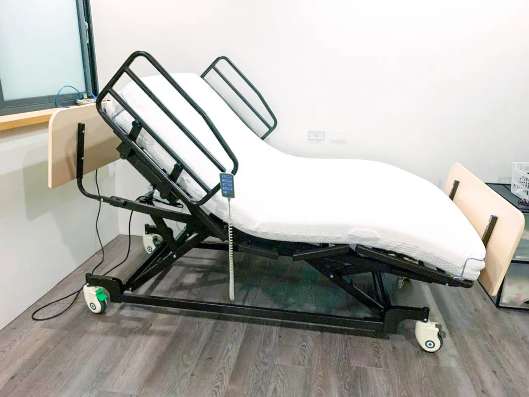 寬床面 ! 四馬達電動床 ! 「U5200 機能電動床」 驚奇上市!!