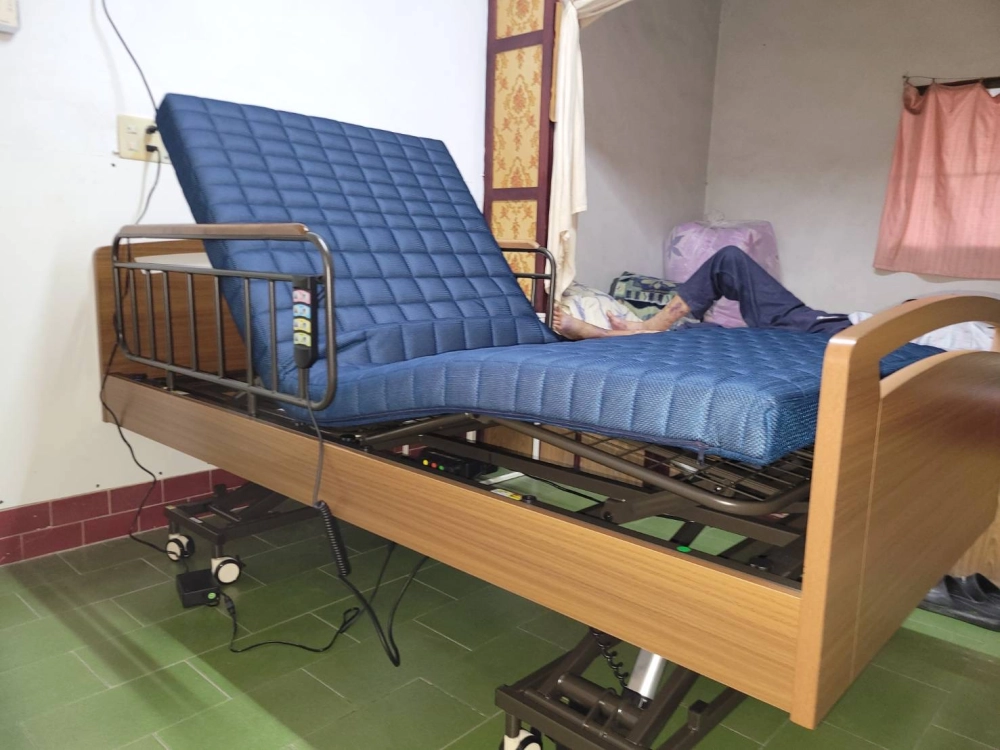 四馬達居家電動床，搭配4D透氣分壓床墊