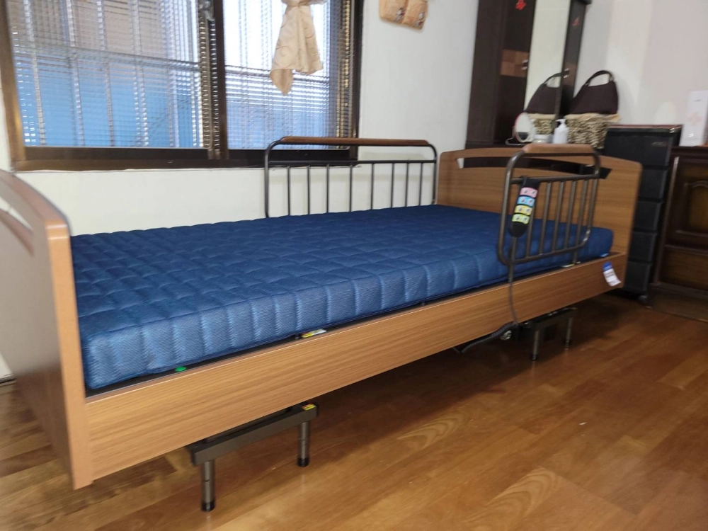 《樂匠四馬達居家電動床》搭配4D透氣分壓床墊