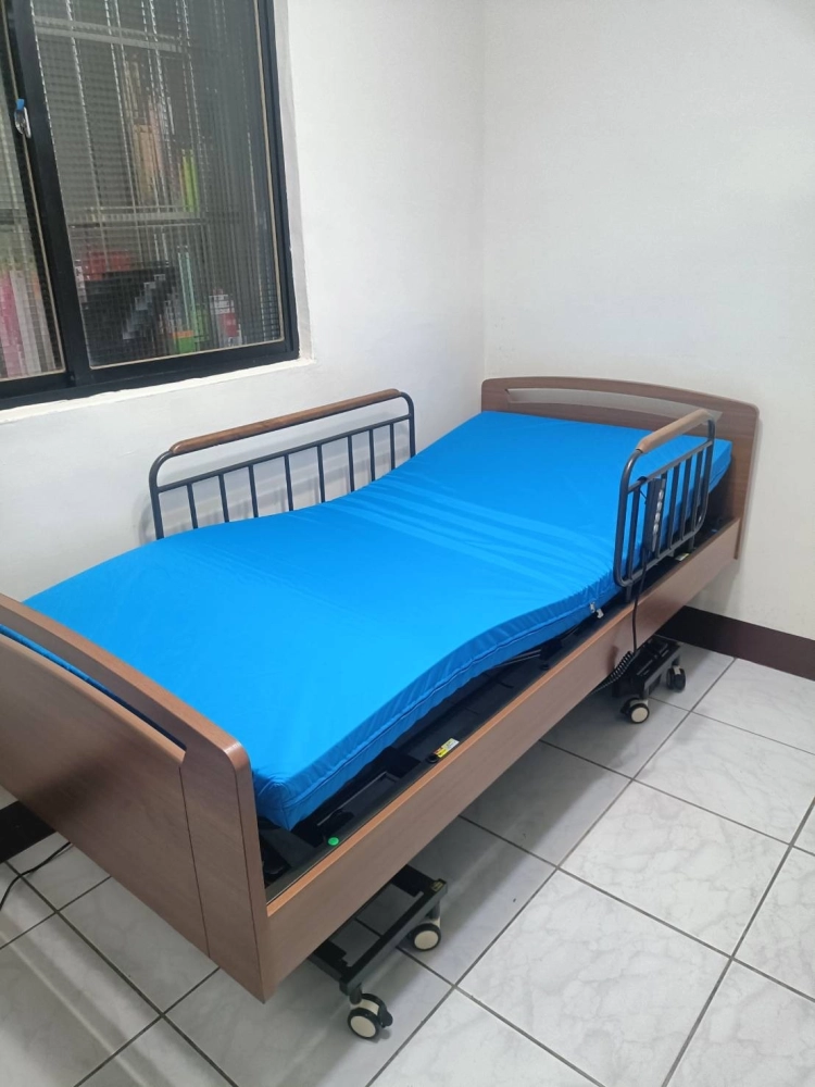 《樂匠四馬達電動床》搭配基礎防潑水表布床墊