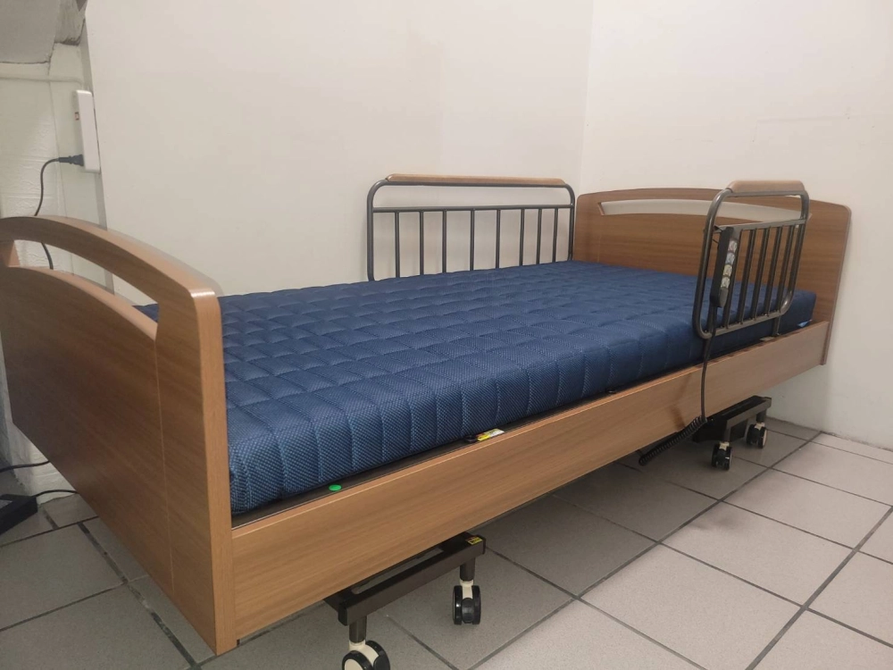 安裝抽取式扶手，安全防護並兼顧居家溫馨感。