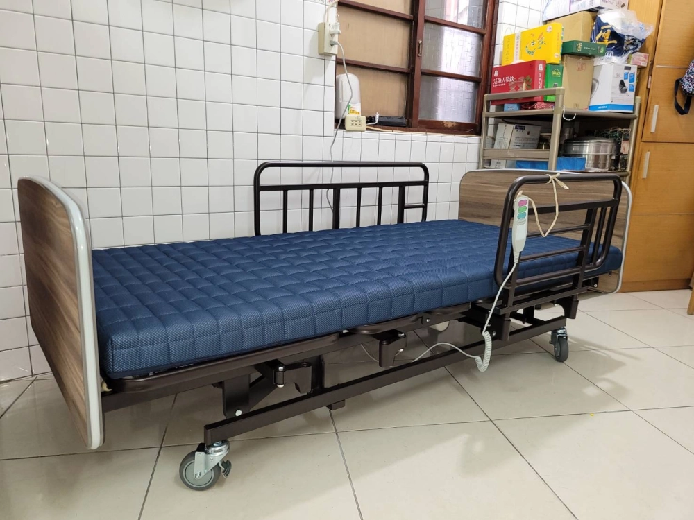 樂齡電動床，搭配4D透氣分壓床墊