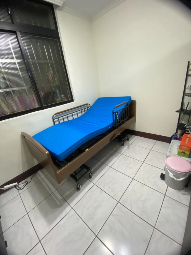 《樂匠四馬達電動床》搭配基礎防潑水表布床墊