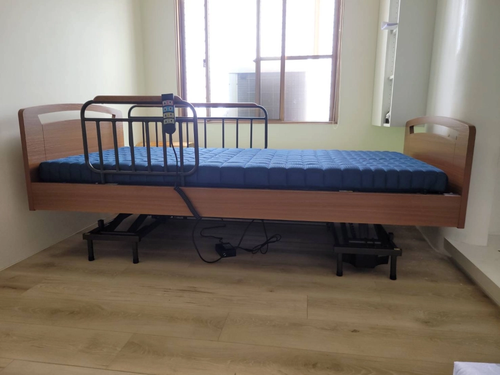 安裝固定腳柱（可換裝煞車輪）