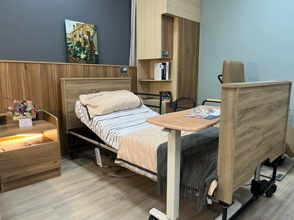 可傾斜正負11度的四馬達電動床