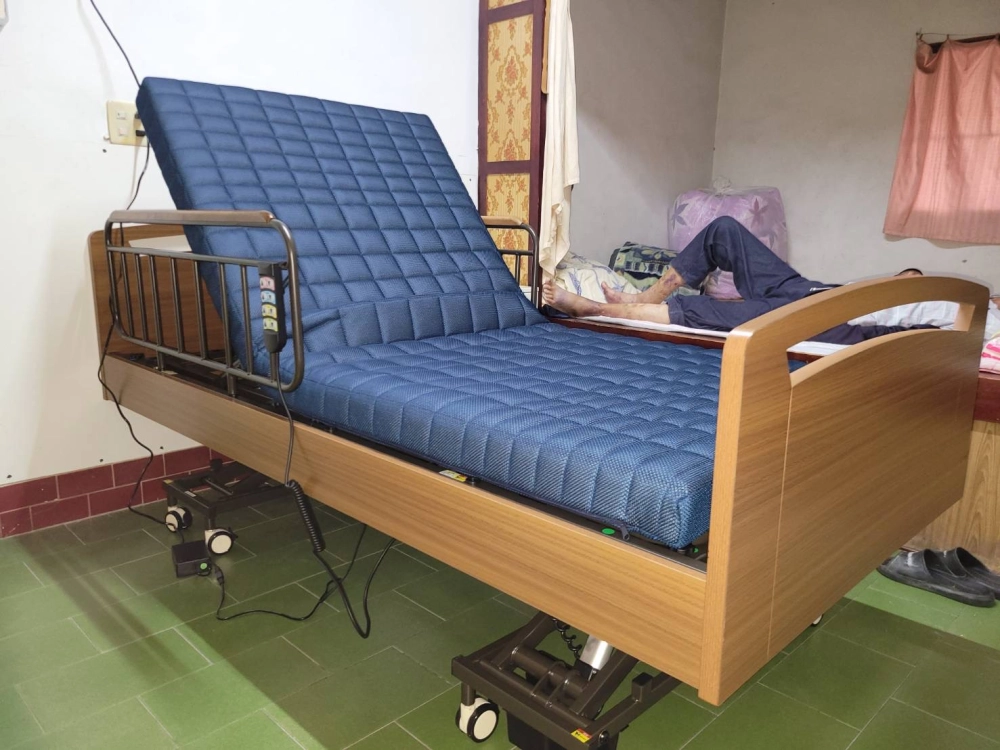 四馬達居家電動床，搭配4D透氣分壓床墊