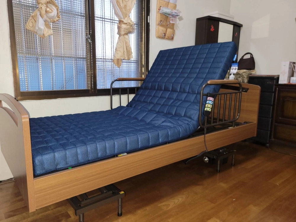 《樂匠四馬達居家電動床》搭配4D透氣分壓床墊