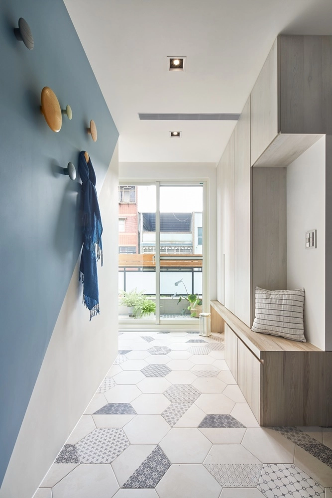 《引憩》引光入室；憩味生活