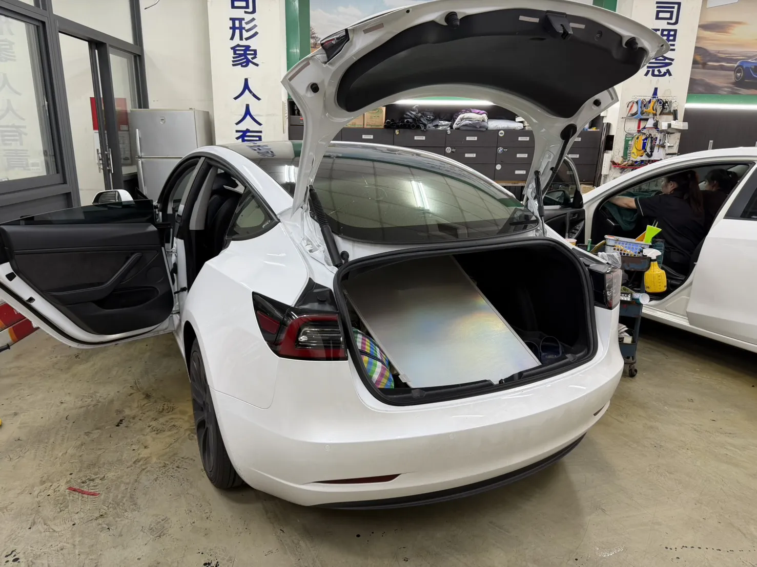 特斯拉三換後檔玻璃