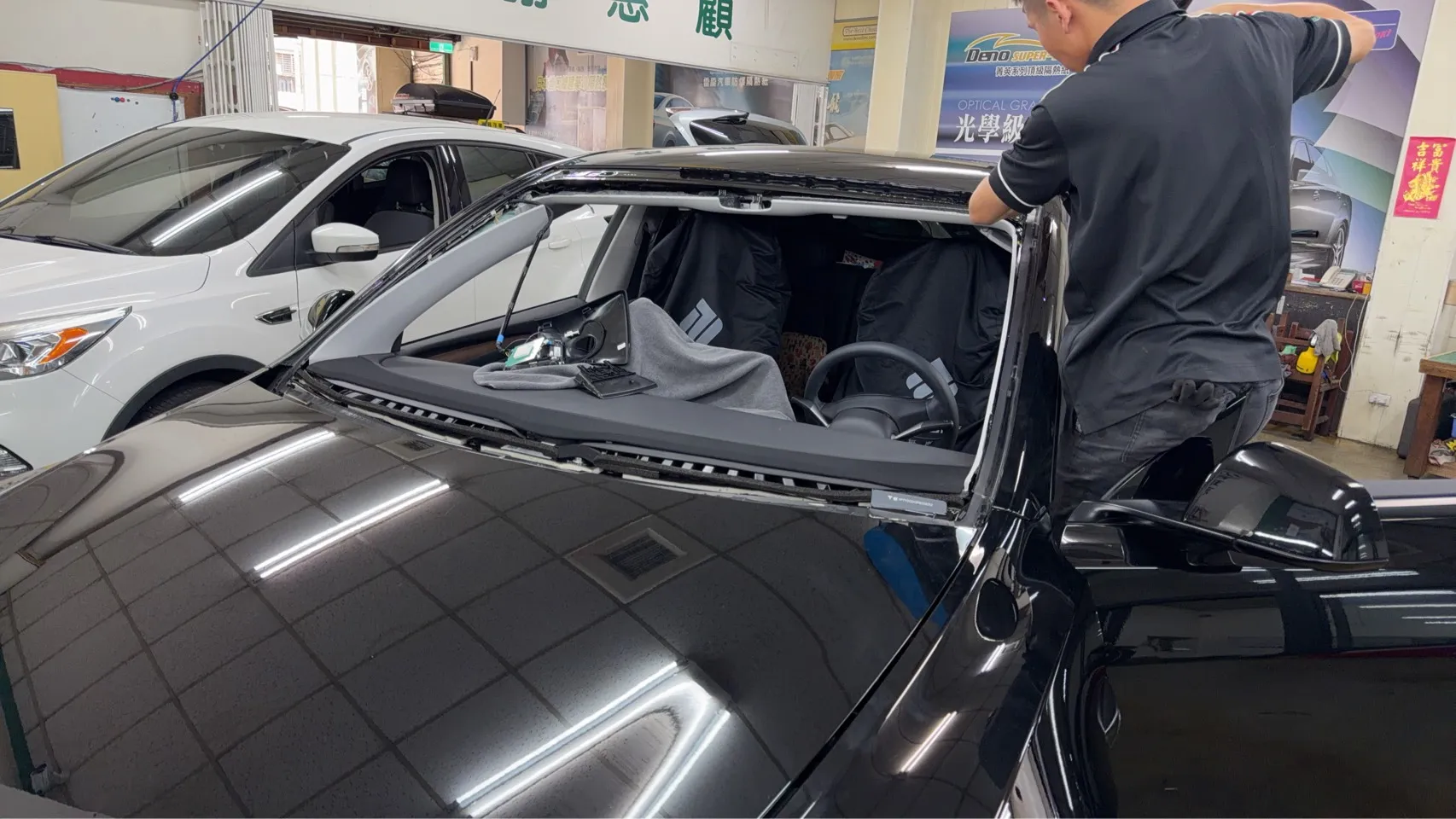 特斯拉Y換 前檔 進口件 貼AU黃金系列(玻璃險保固)