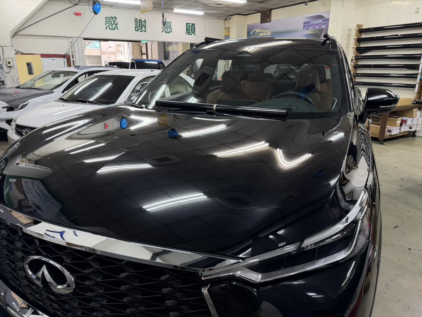 INFINITI/車身含天窗​​​​​​​/貼AU黃金量子膜