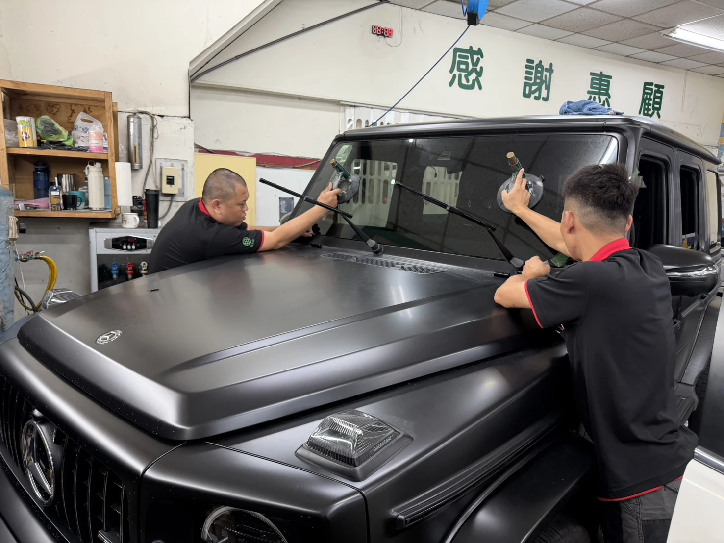 BENZ G63 更換前檔(福耀)玻璃+貼AU量子膜