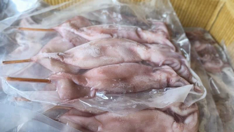厚實大魷魚 ‧ 碳烤直火香 急速冷凍真空包裝