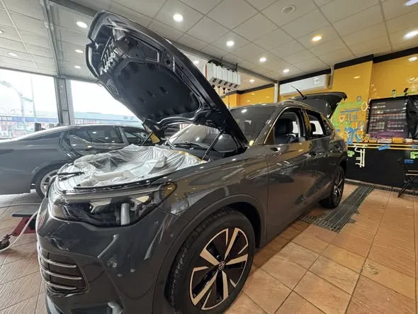 #亮面TPU➡️精油層亮上加亮｜台中新車包膜｜台中汽車包膜