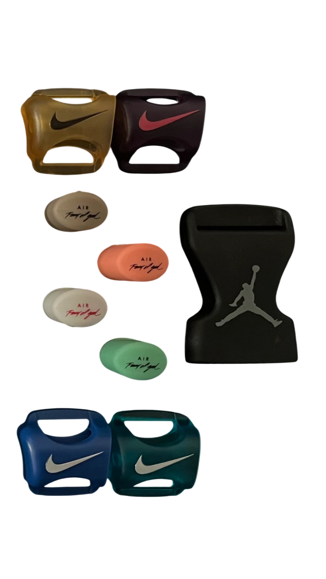 NIKE