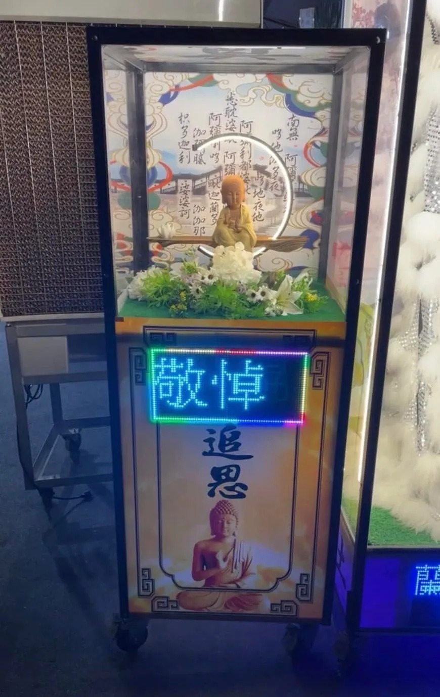 佛祖靈前燈