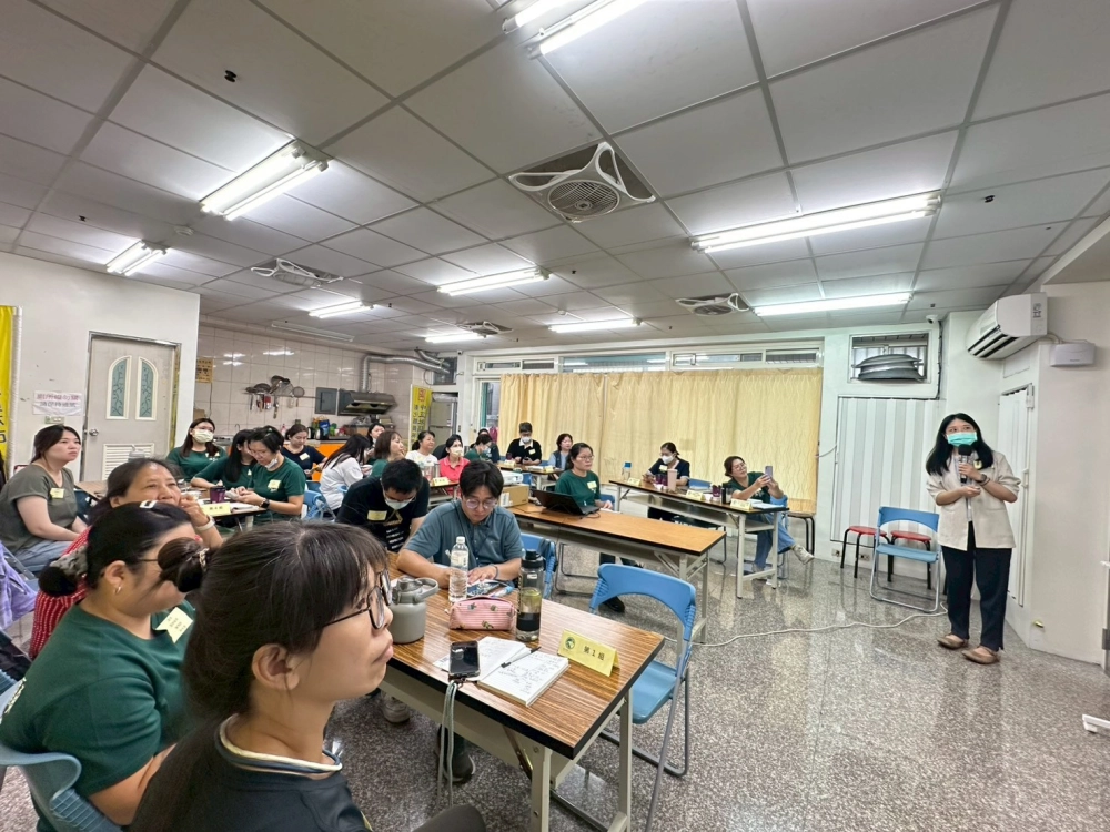 【114年10月】醫療與長照整合照顧模式:從CURE到CARE #彰化長照機構 #員林長照機構 #長照3.0 #長照服務