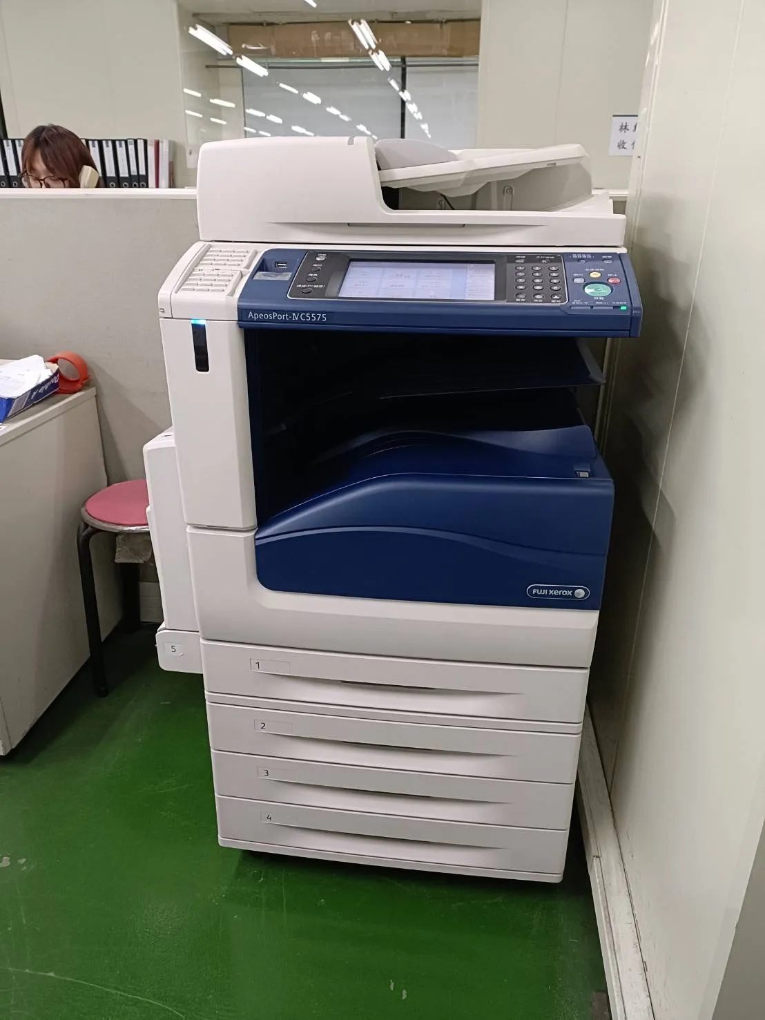 新北市汐止區 製造業 租賃機型：FUJI XEROX IV-C5575 合作期間：16年