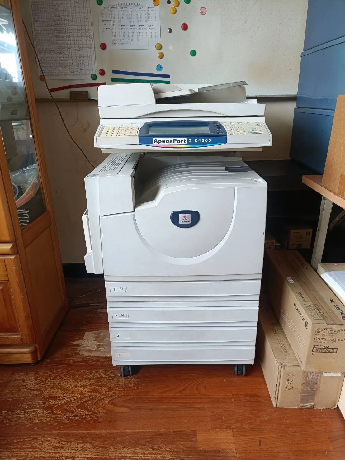 新北市新店區 室內裝修業 租賃機型：FUJI XEROX II-C4300 合作期間：13年