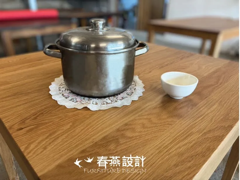 原木餐桌可以直接放上熱食或冰飲嗎？