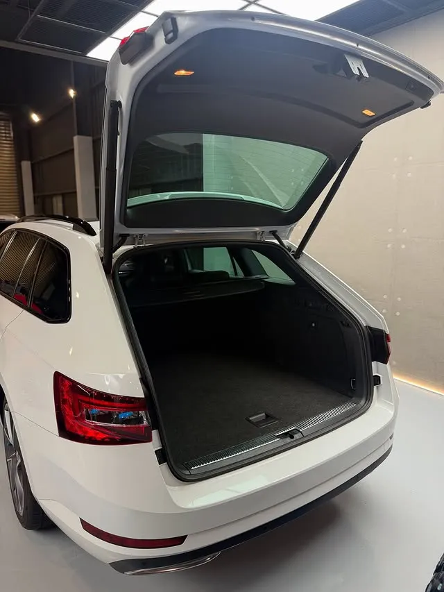 Superb Combi Sportline MK3