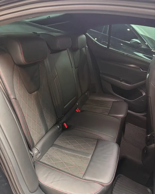 Octavia RS 斜背MK4