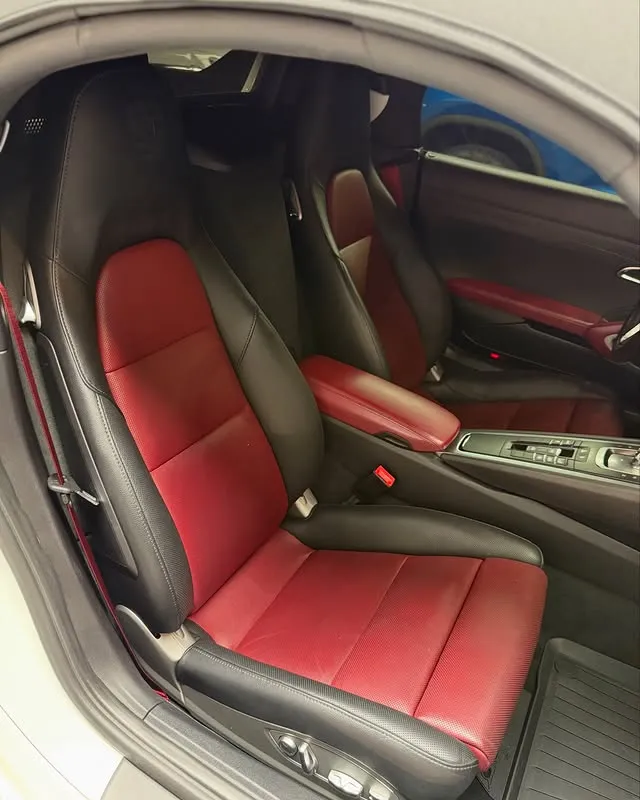 Porsche 718 Boxster 2.0T 敞篷